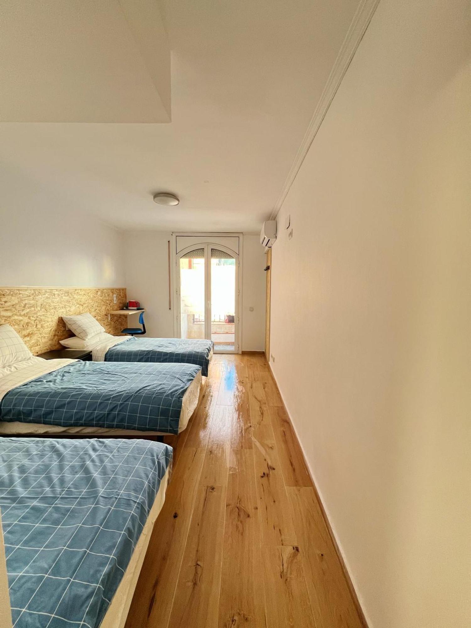 Fudodo舒适3 Beds Hotel L'Hospitalet de Llobregat Exterior photo